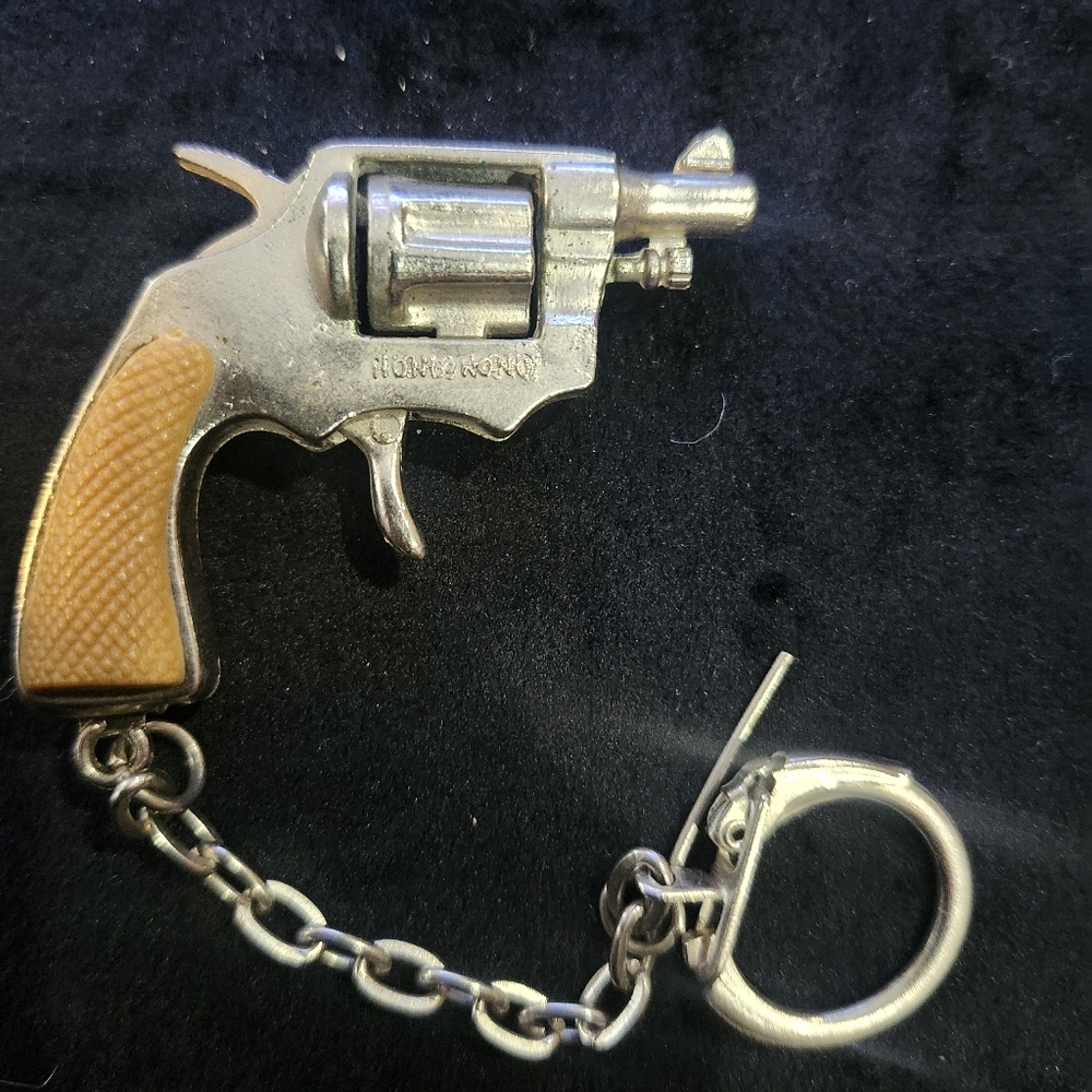 Vintage Revolver Toy Keychain Set - Silver with Brown & Cream Grips - Picture 4 of 5